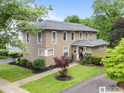 /international/us/15-leverett-street-pomfret-ny-110100344642/