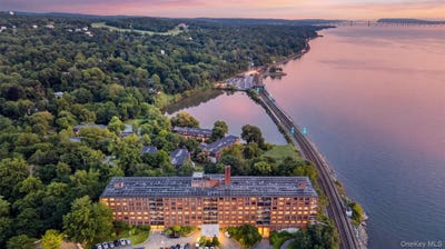 /international/us/16-rockledge-avenue-ossining-ny-110109109944/