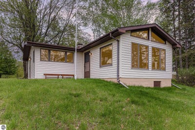 /international/us/4645-lakeview-drive-hale-mi-110099671624/