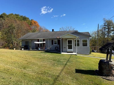 /international/us/2014-lee-ave-bluefield-va-110103048313/