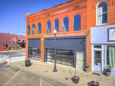 /international/us/204-e-oklahoma-avenue-guthrie-ok-110120620484/