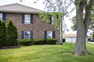 /international/us/1902-burgundy-street-schererville-in-110108690158/