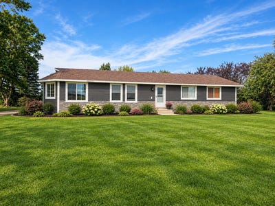 /international/us/1011-90th-avenue-pipestone-mn-110119667734/