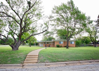 /international/us/1400-brazos-st-graham-tx-110103681078/