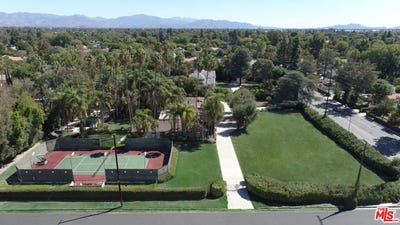 /international/us/17545-parthenia-st-sherwood-forest-ca-110097628250/?lang=zh-cn