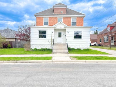 /international/us/910-wells-street-marinette-wi-110107954628/