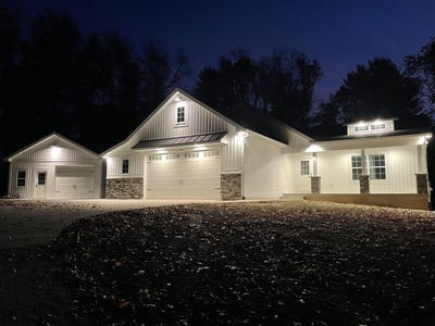 /international/us/11580-14th-avenue-nw-grand-rapids-mi-110101070145/