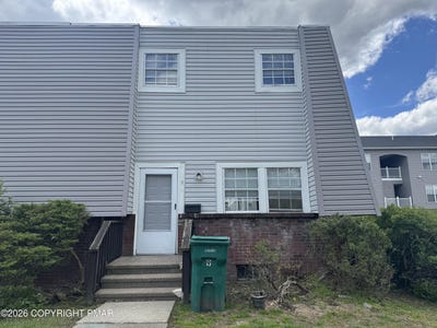 /international/us/9-spring-lane-east-stroudsburg-pa-110107763174/
