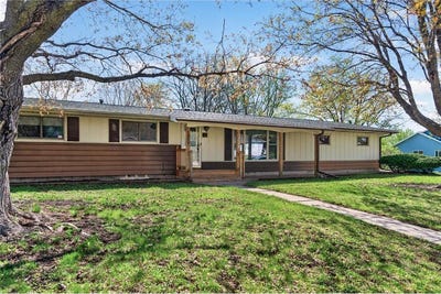 /international/us/1308-4th-avenue-howard-lake-mn-110107719711/