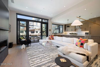 /international/us/42-riverfront-lane-avon-co-110109269352/