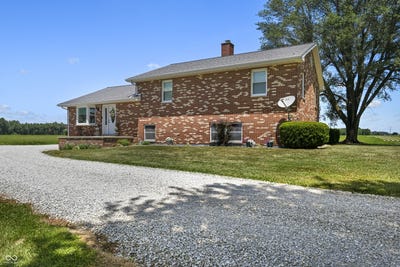 /international/us/6827-s-county-road-150-e-greensburg-in-110100972298/