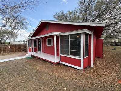 /international/us/1413-w-stamper-street-beeville-tx-110108124943/