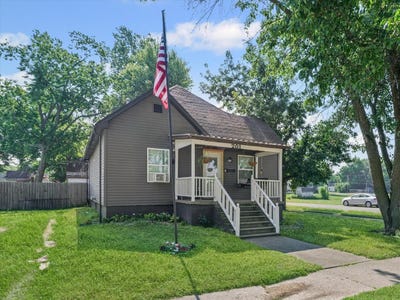 /international/us/201-n-sycamore-street-villa-grove-il-110100779572/