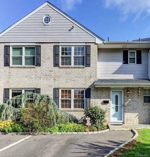 /international/us/15-manors-drive-jericho-ny-110107781498/