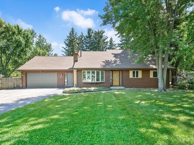 /international/us/375-w-woodworth-place-roselle-il-110108577461/