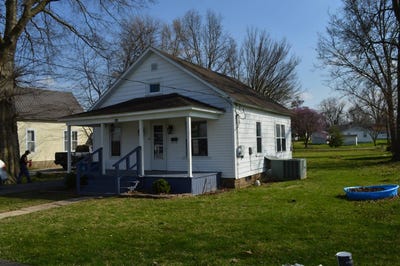 /international/us/608-w-center-fairfield-il-110106960325/
