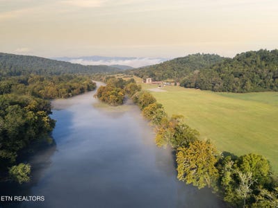 /international/us/315-miller-hollow-lane-rocky-top-tn-110120413689/