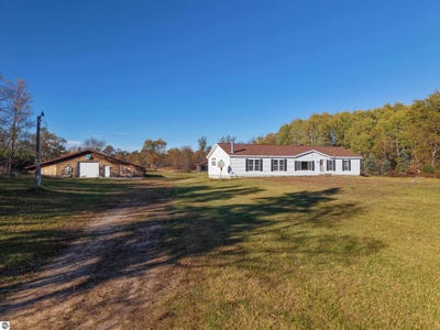 /international/us/11767-se-behlke-road-fife-lake-mi-110120563511/