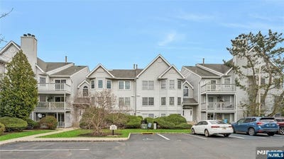 /international/us/49-quartz-lane-paterson-nj-110107197084/