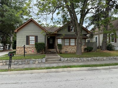 /international/us/1011-peek-street-nw-conyers-ga-110108379716/
