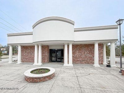 /international/us/529-highway-90-waveland-ms-110104787064/