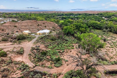 /international/us/100-county-road-97-chimayo-nm-110104965308/