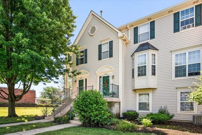 /international/us/1924-grandview-place-montgomery-il-110108804293/