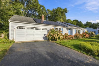 /international/us/402-prince-hinckley-road-centerville-ma-110110327919/