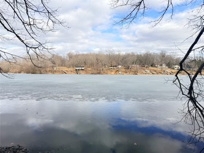 /international/us/216th-street-luck-wi-110106840412/