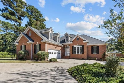 /international/us/320-meadow-lane-franklin-va-110120498232/