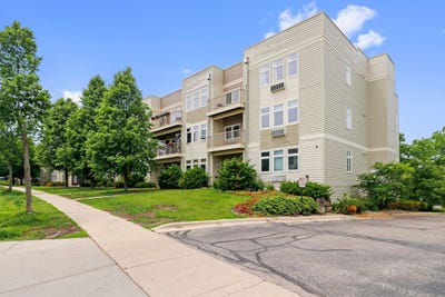 /international/us/8206-starr-grass-drive-madison-wi-110100310968/