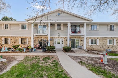 /international/us/1226-e-decorah-rd-west-bend-wi-110107923200/