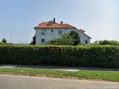 /international/us/20-brightwood-street-patchogue-ny-110096110491/
