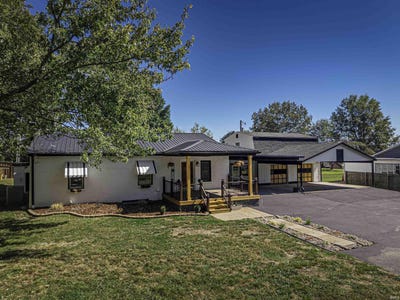 /international/us/8627-new-harmony-road-evansville-in-110120415835/