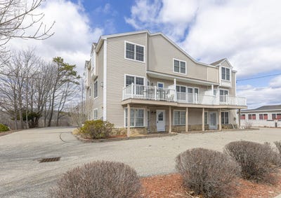 /international/us/106-e-grand-avenue-old-orchard-beach-me-110104975805/