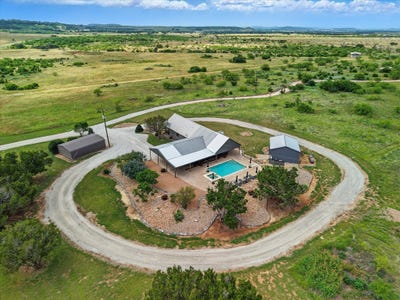 /international/us/186-w-hells-gate-drive-strawn-tx-110104970650/
