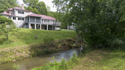 /international/us/7304-dry-run-rd-burnsville-va-110100380621/