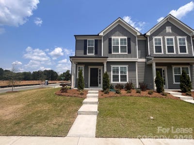 /international/us/16305-leading-street-charlotte-nc-110107440744/