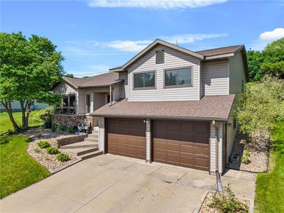 /international/us/712-juniper-street-la-crescent-mn-110108345146/