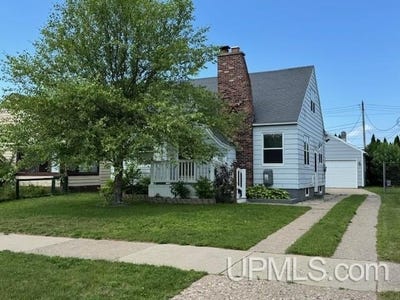 /international/us/1716-s-9th-escanaba-mi-110101212899/