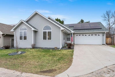 /international/us/420-village-court-cambridge-mn-110106815543/