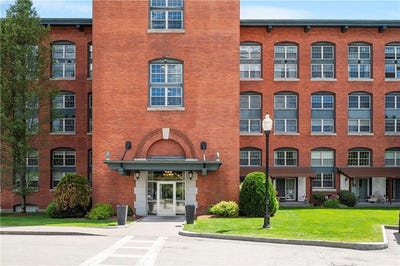/international/us/1-tupperware-drive-north-smithfield-ri-110100321650/