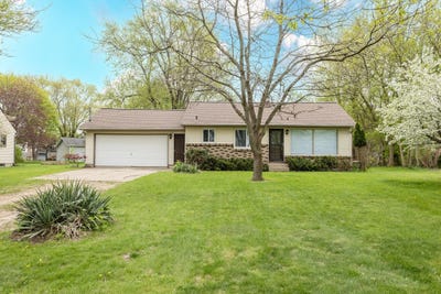 /international/us/4658-3-mile-road-nw-grand-rapids-mi-110107663550/