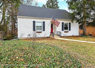 /international/us/1010-n-harrison-road-east-lansing-mi-110106767846/
