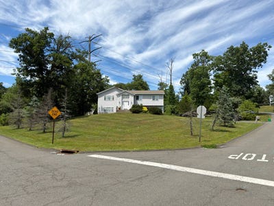 /international/us/304-quaker-pomona-ny-110108853150/