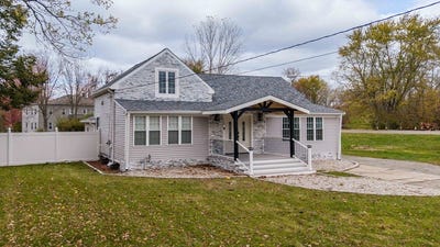/international/us/128-old-bedford-rd-westport-ma-110103239389/
