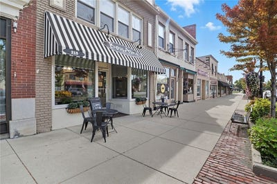 /international/us/215-s-main-st-canandaigua-ny-110102465480/