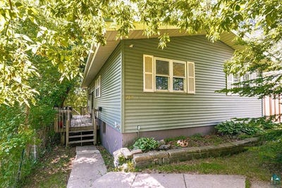 /international/us/2310-w-7th-st-duluth-mn-110108947296/