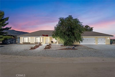 /international/us/3632-cambria-road-phelan-ca-110108379294/