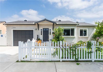 /international/us/17343-martha-street-encino-ca-110120028516/